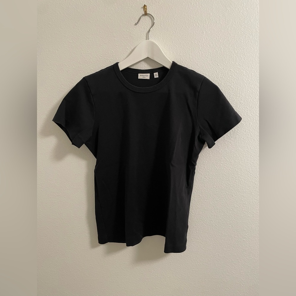EUC Babaton Aritzia Black Crew Neck Cap Sleeve T shirt Size Medium